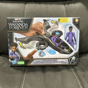 Black Panther; Wakanda forever - Vibranium blast sunbird jet with Shuri figure!